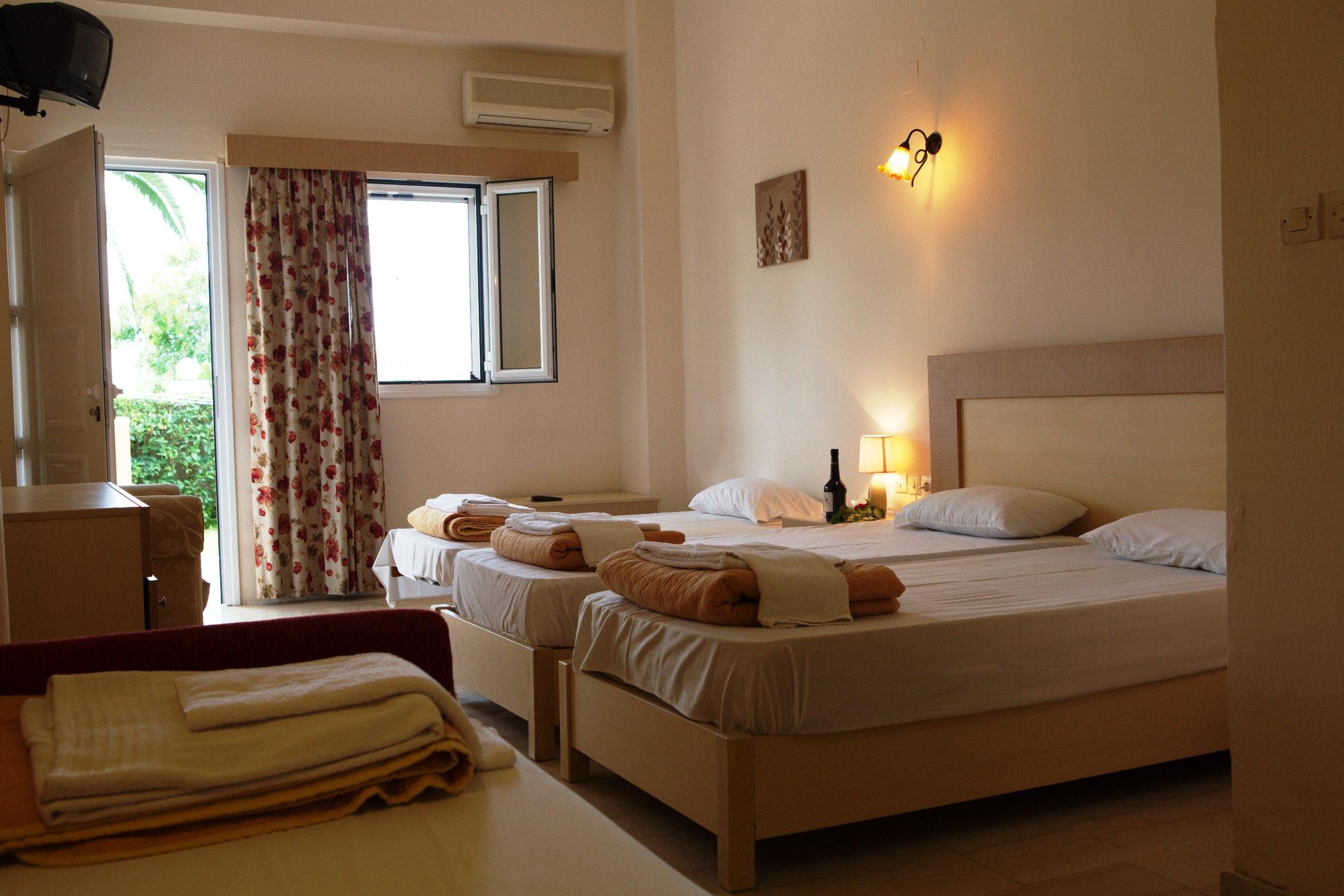 Anita Hotel Perama (Corfu)