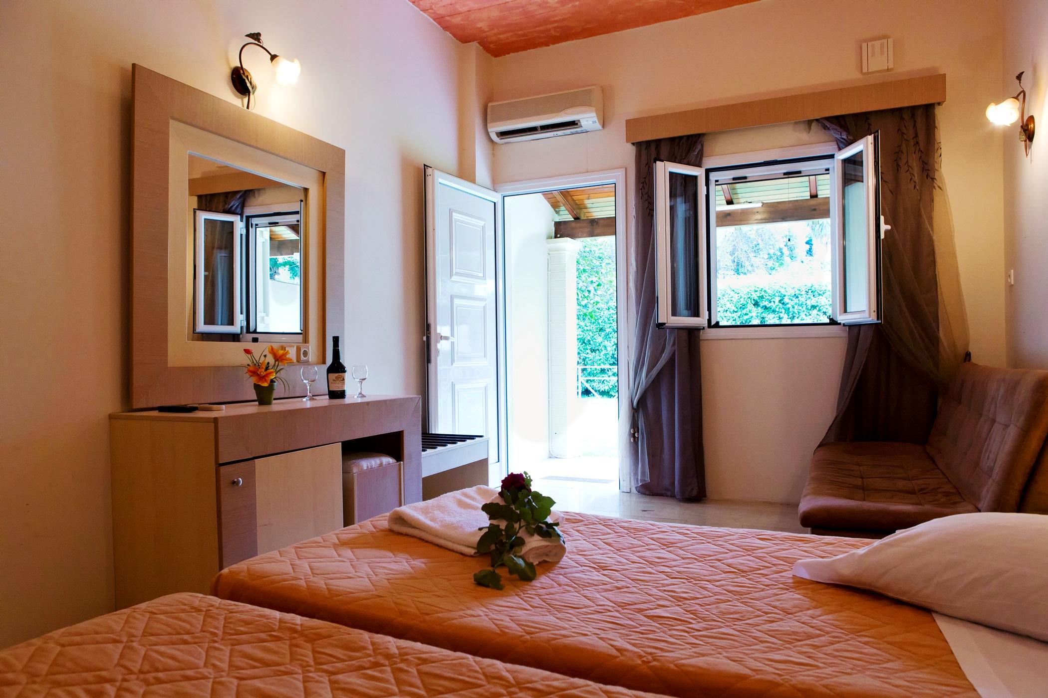 Anita Hotel Perama (Corfu)